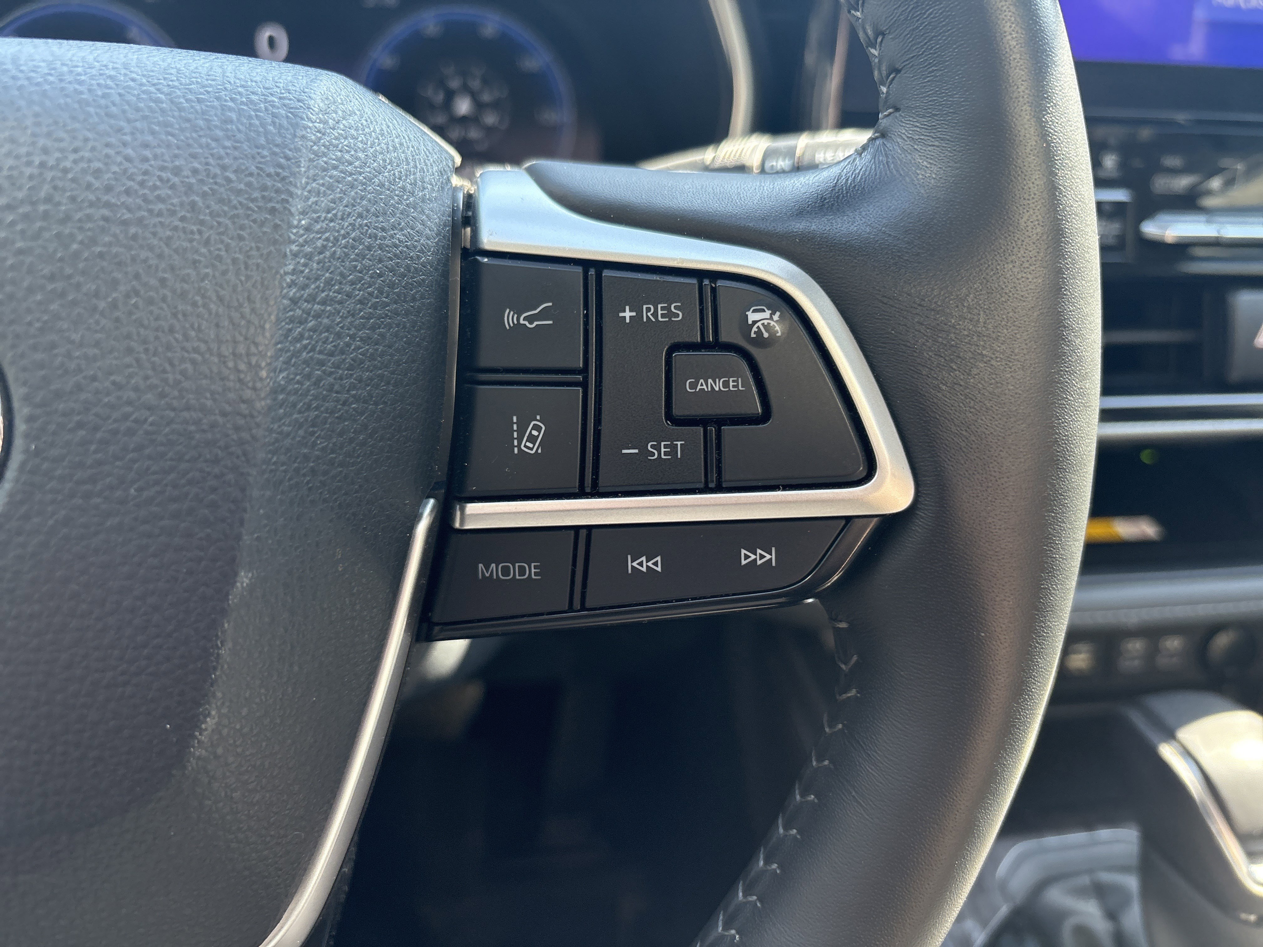 Used 2024 Toyota Highlander Platinum image 20