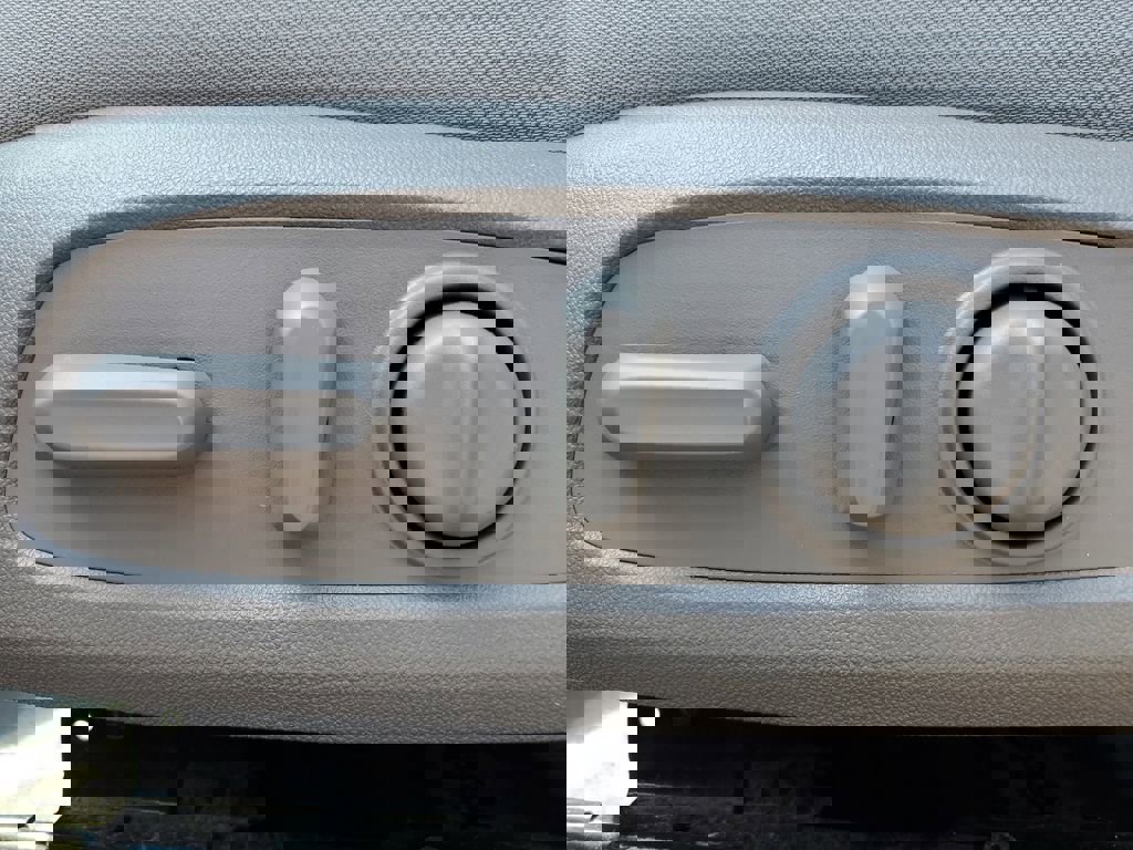 Used 2019 Chevrolet Malibu LT image 16