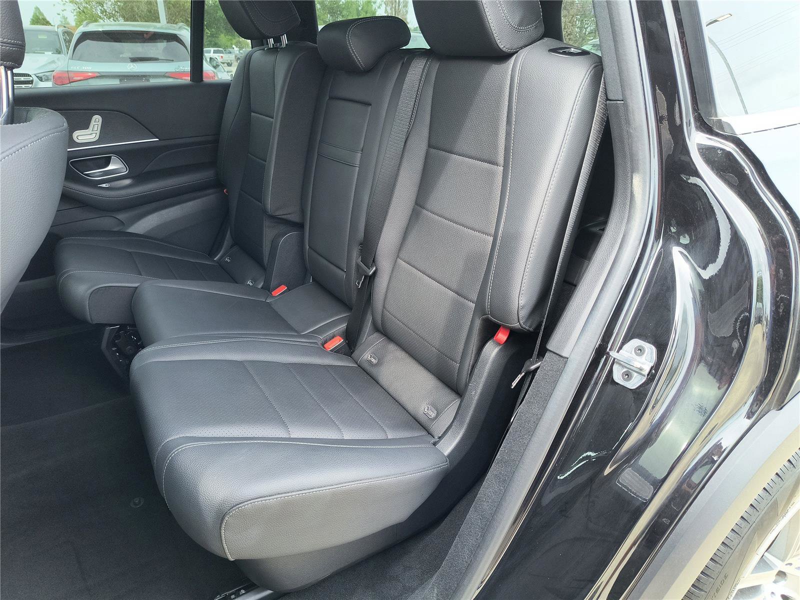 Used 2025 Mercedes-Benz GLS 450 4MATIC image 28