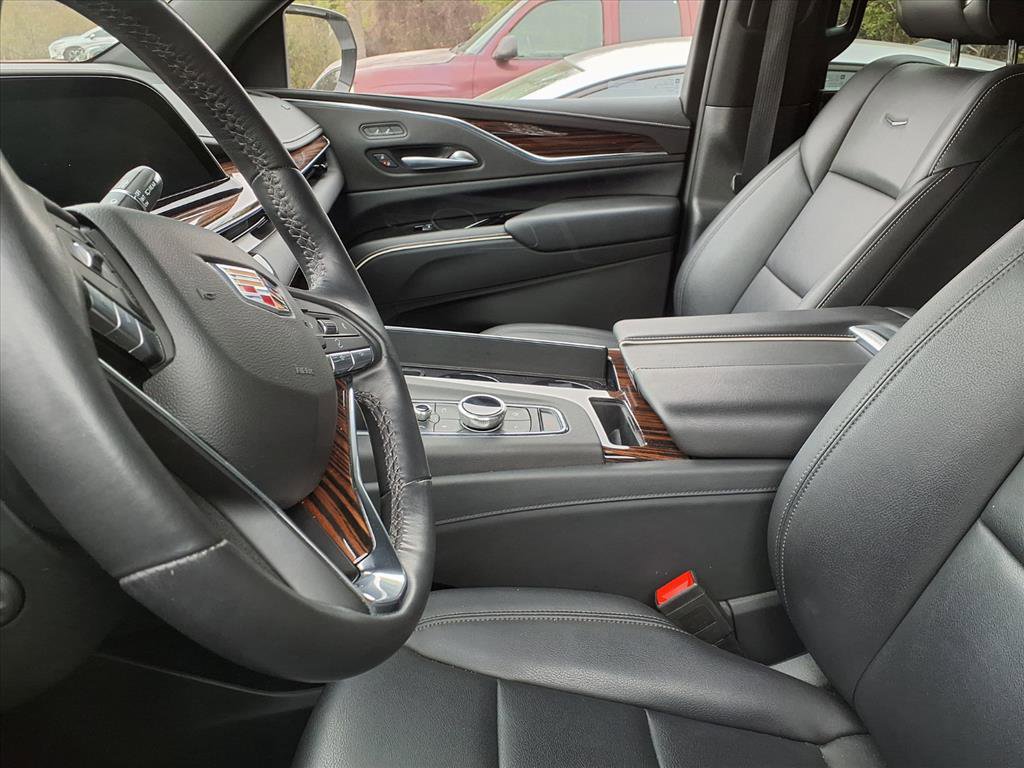 Certified 2024 Cadillac Escalade ESV Luxury image 13