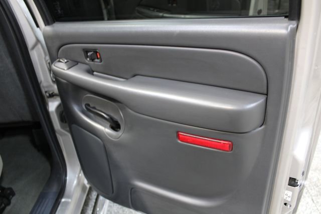 Used 2006 Chevrolet Silverado 2500 LT w/ Onstar Plus Package image 24