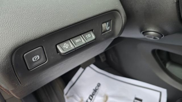 Used 2024 Buick Enclave Premium image 18