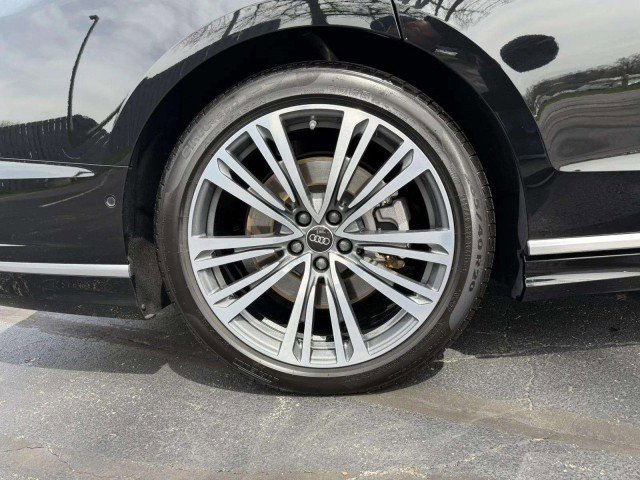 Certified 2022 Audi A8 L 3.0T AWD/4WD image 31