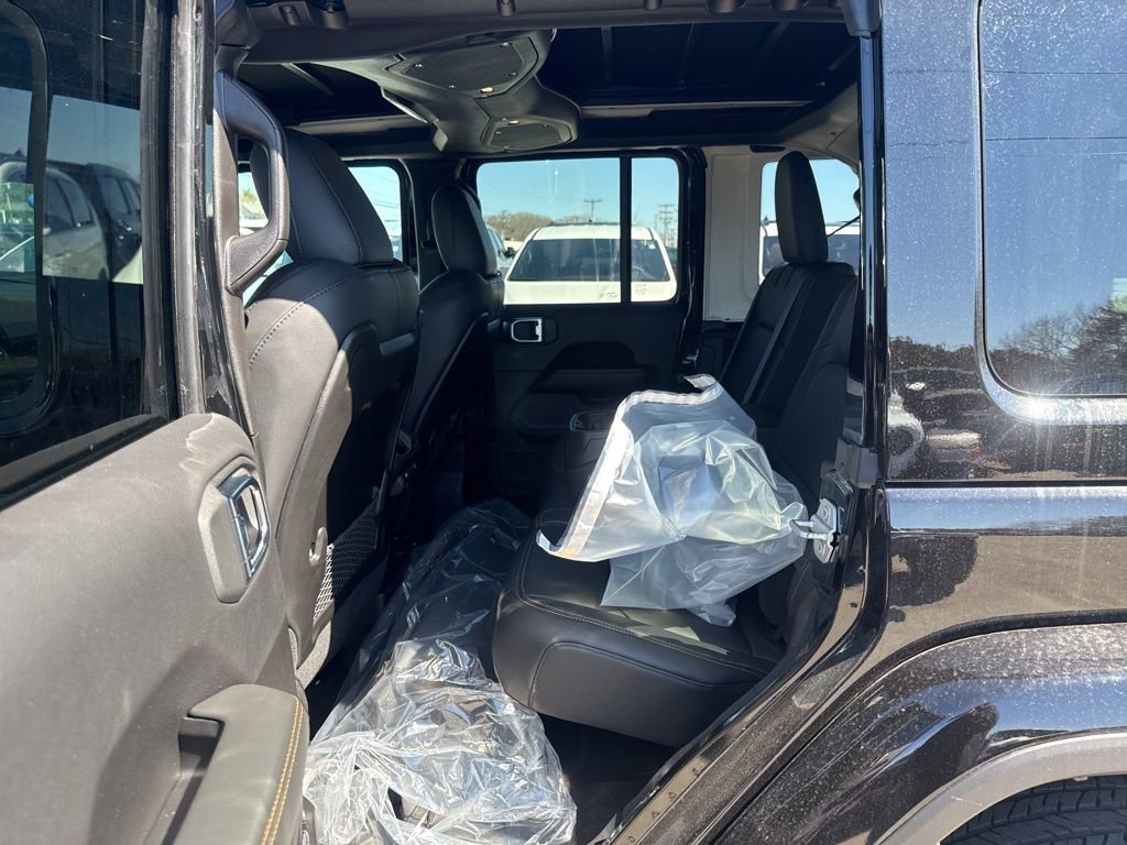 New 2026 Jeep Wrangler Sahara AWD/4WD image 23