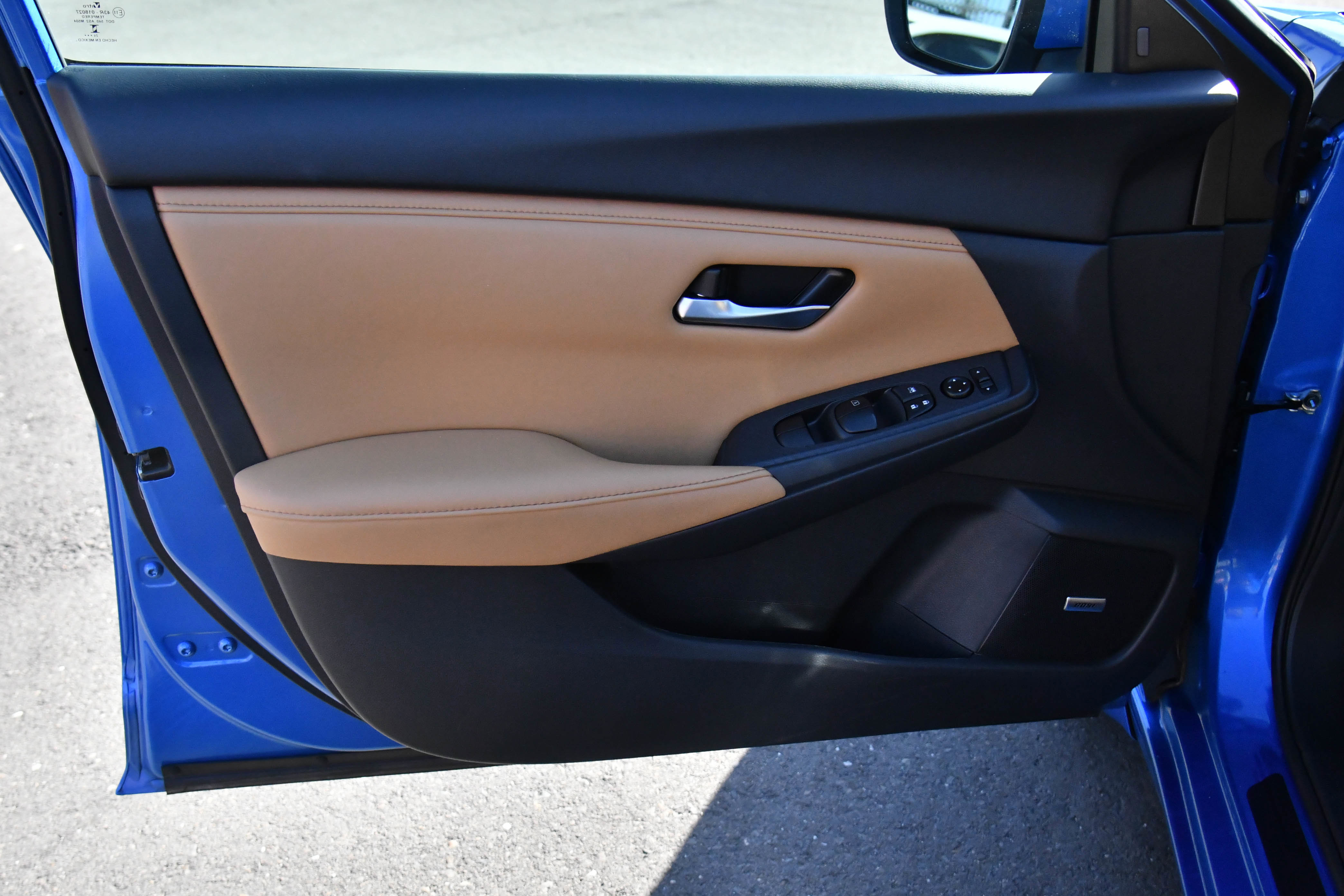 Used 2025 Nissan Sentra SV w/ SV Premium Package FWD image 14