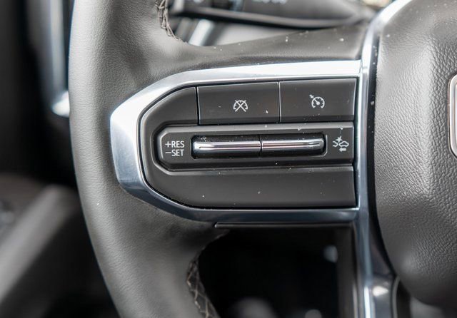 Used 2025 GMC Canyon Elevation image 21