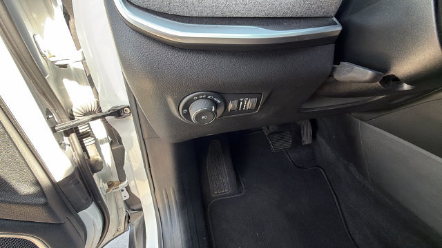 Used 2025 Jeep Compass Latitude AWD/4WD image 30