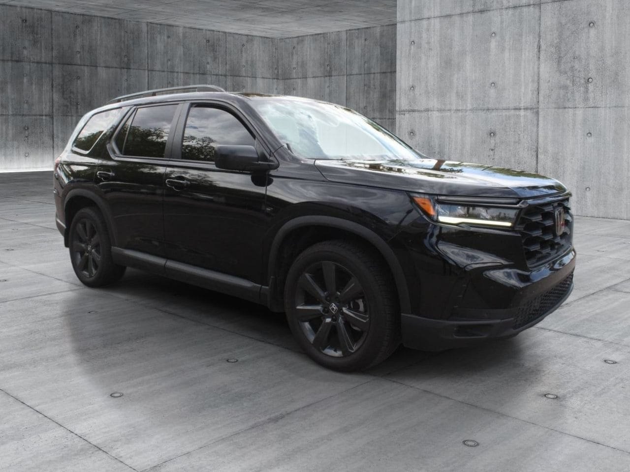 Used 2024 Honda Pilot Sport image 11