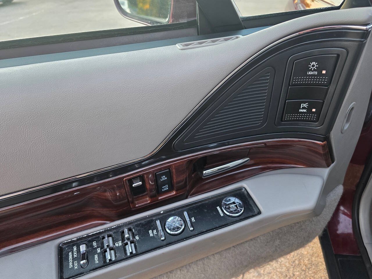 Used 1999 Buick Le Sabre Custom FWD image 41