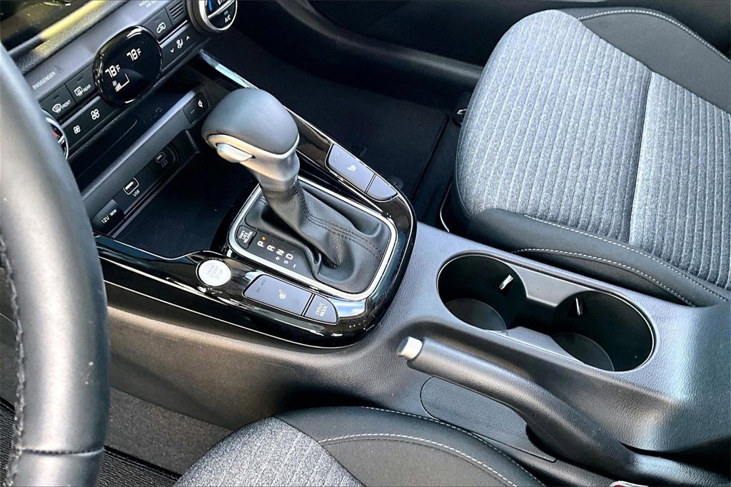 Certified 2025 Kia Soul EX image 14