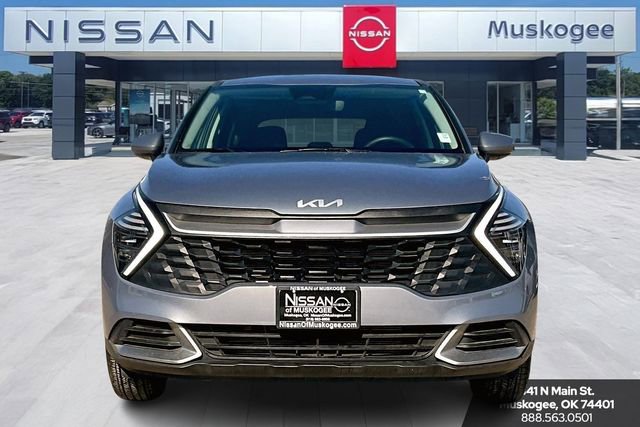 Used 2025 Kia Sportage LX image 2