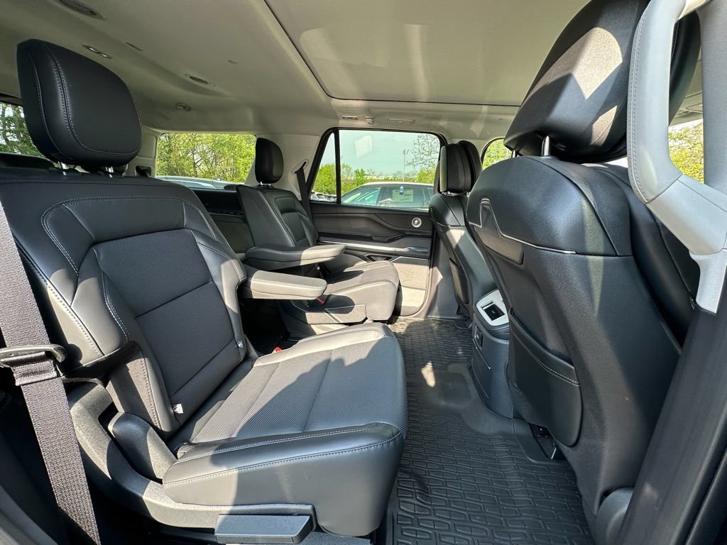 New 2025 Lincoln Navigator Reserve AWD/4WD image 26