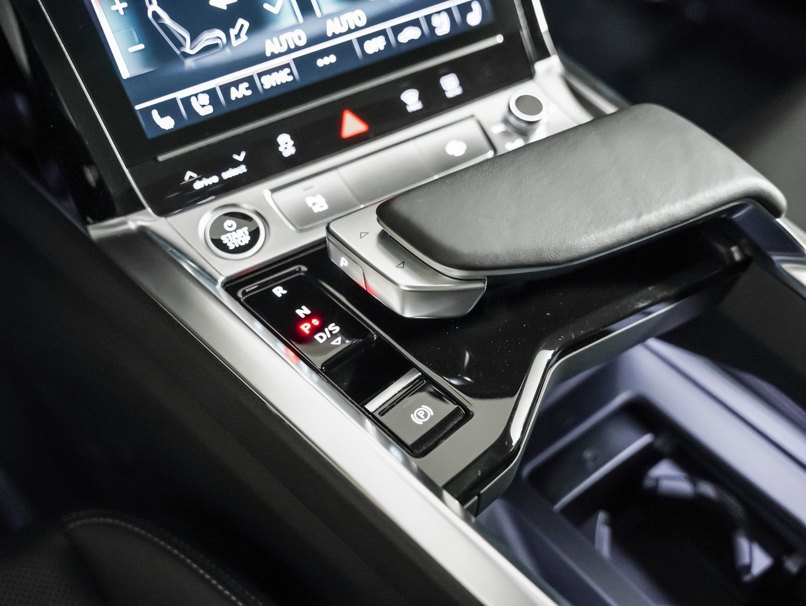 Used 2024 Audi Q8 e-tron Premium Plus image 19