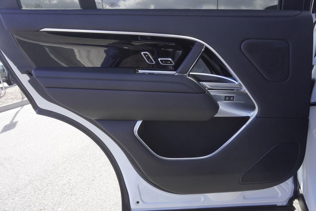 New 2026 Land Rover Range Rover Long Wheelbase SE image 28