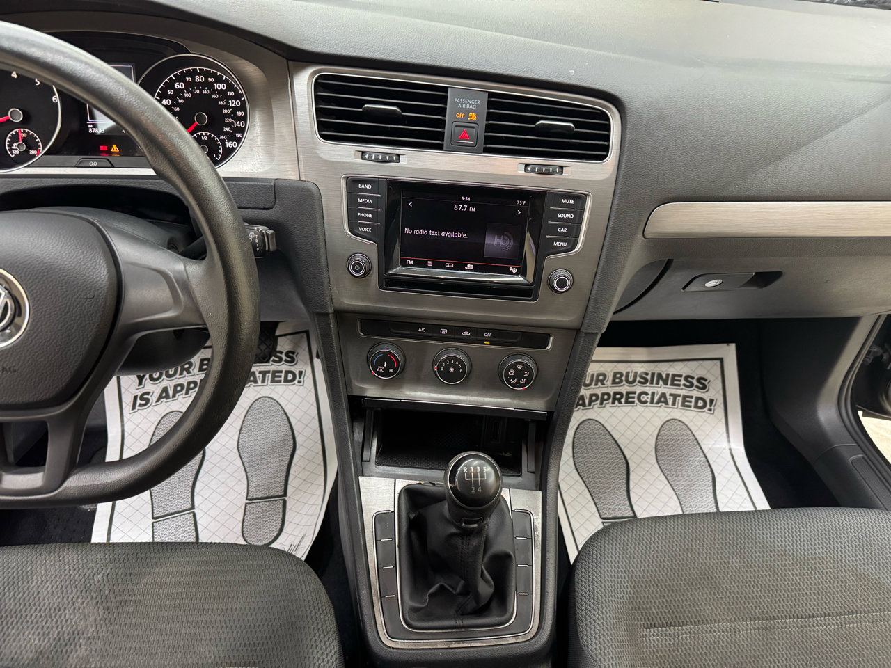 Used 2015 Volkswagen Golf S image 23