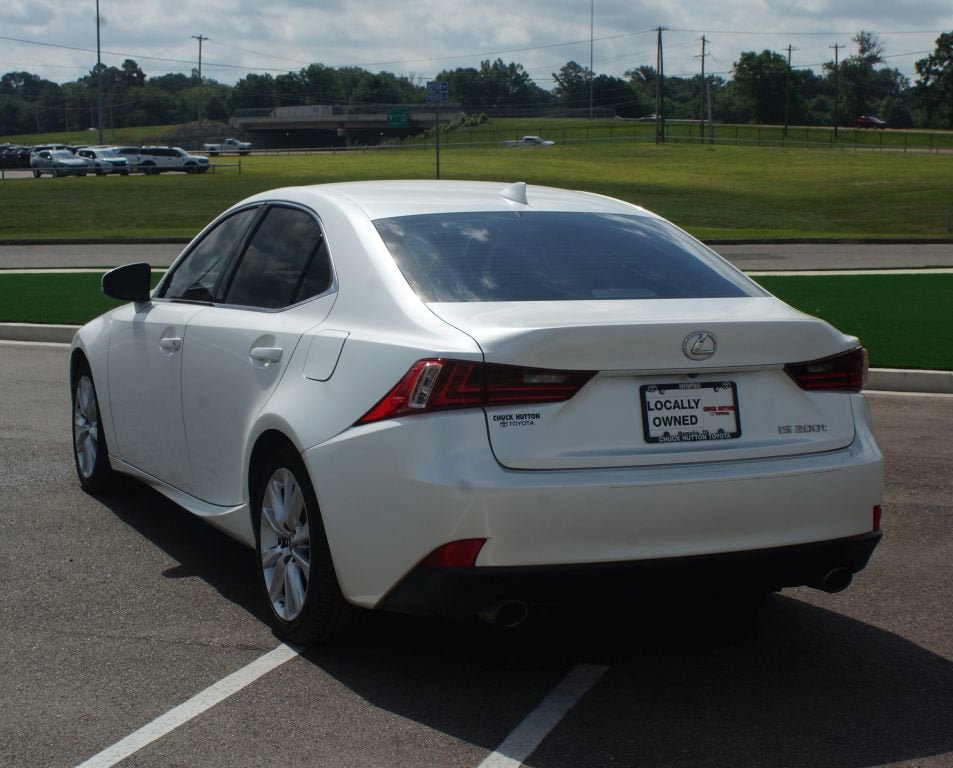 Used 2016 Lexus IS 200t RWD image 15