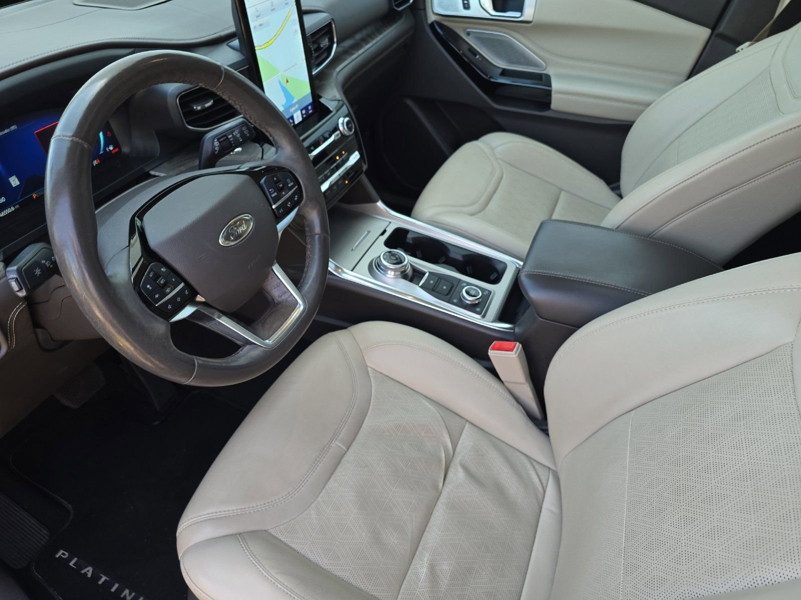 Used 2022 Ford Explorer Platinum w/ Equipment Group 601A AWD/4WD image 9