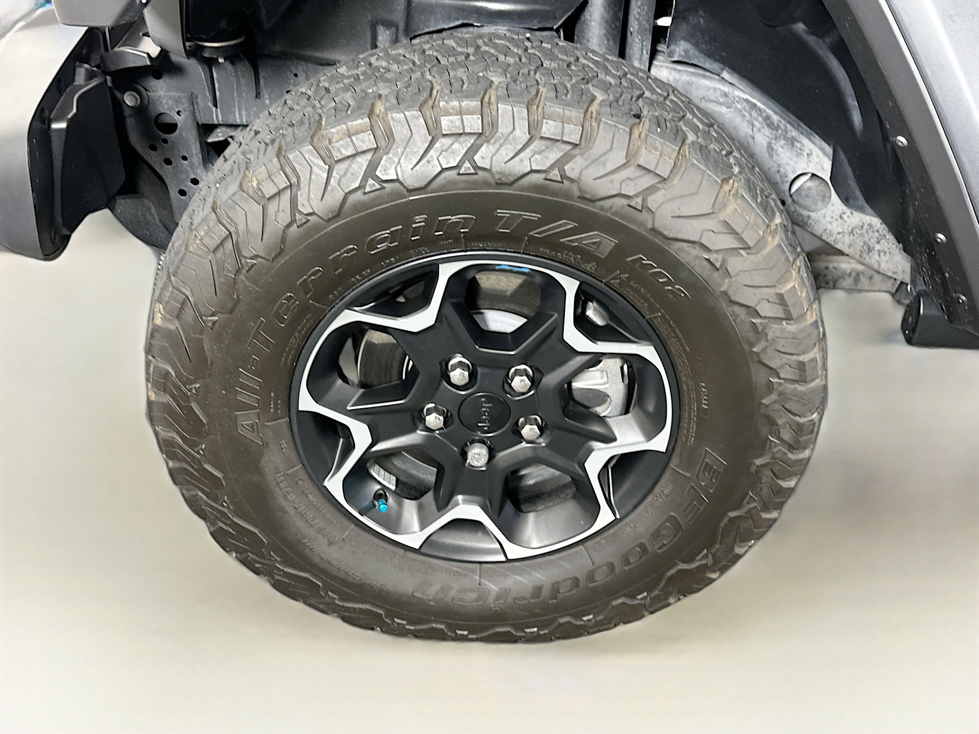 Used 2023 Jeep Wrangler Unlimited Rubicon 4xe AWD/4WD image 11