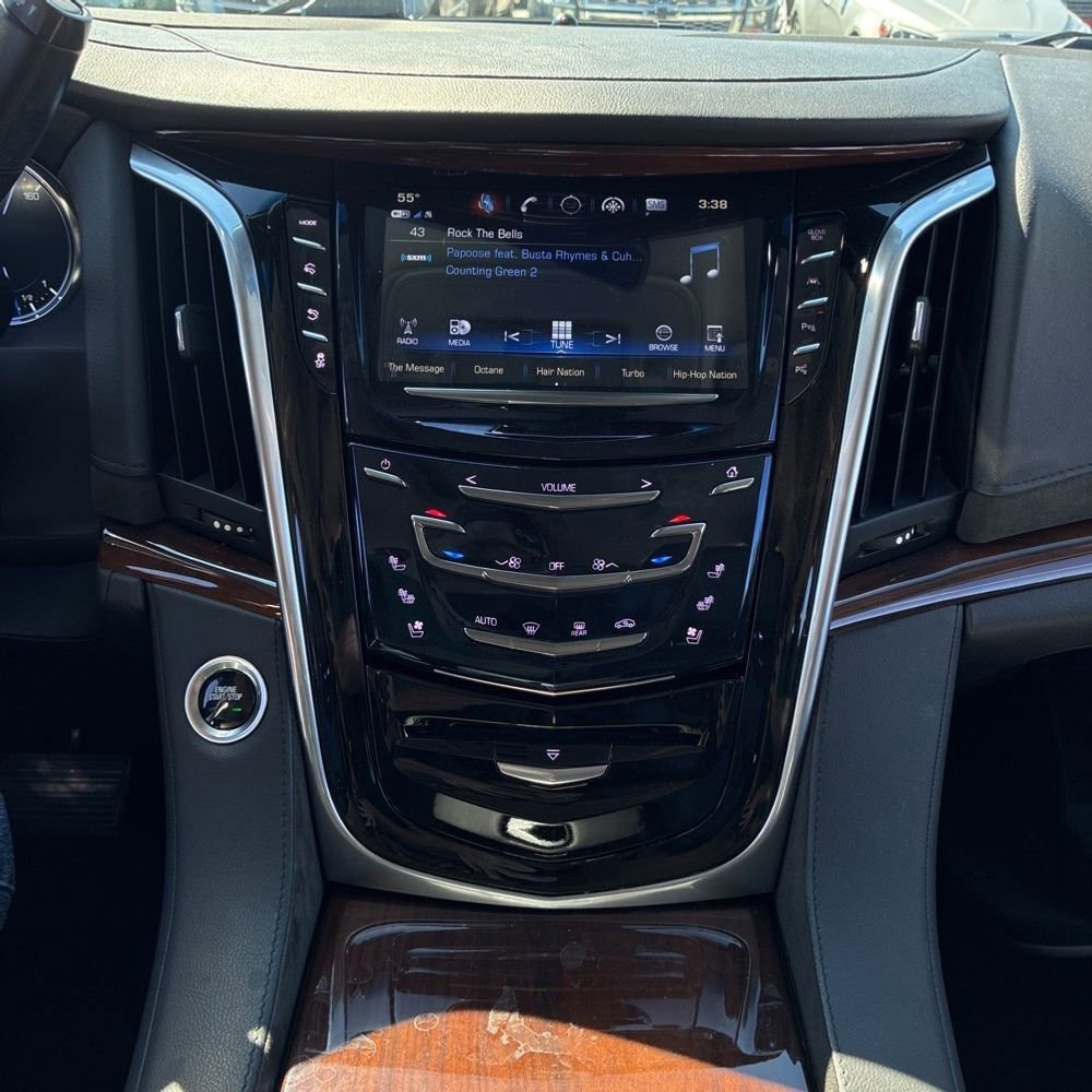 Used 2019 Cadillac Escalade ESV Luxury image 12