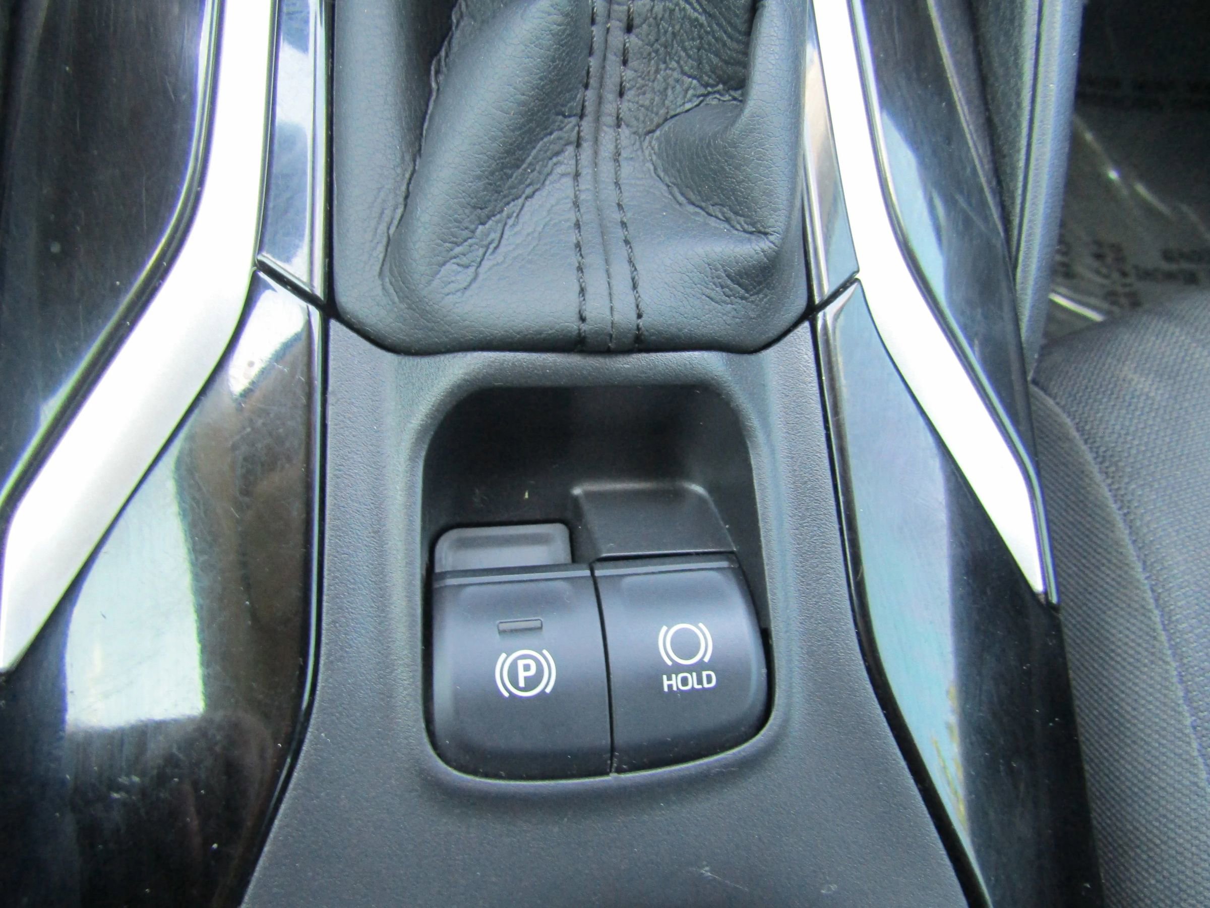 Used 2021 Toyota Corolla LE FWD image 19