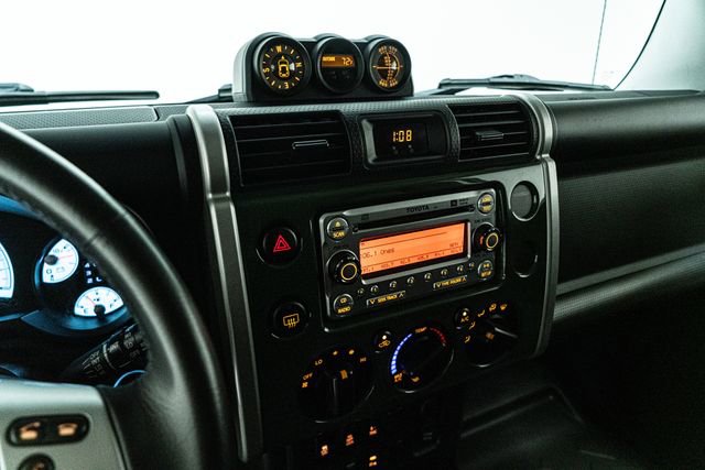 Used 2014 Toyota FJ Cruiser 4WD w/ Upgrade Package image 23