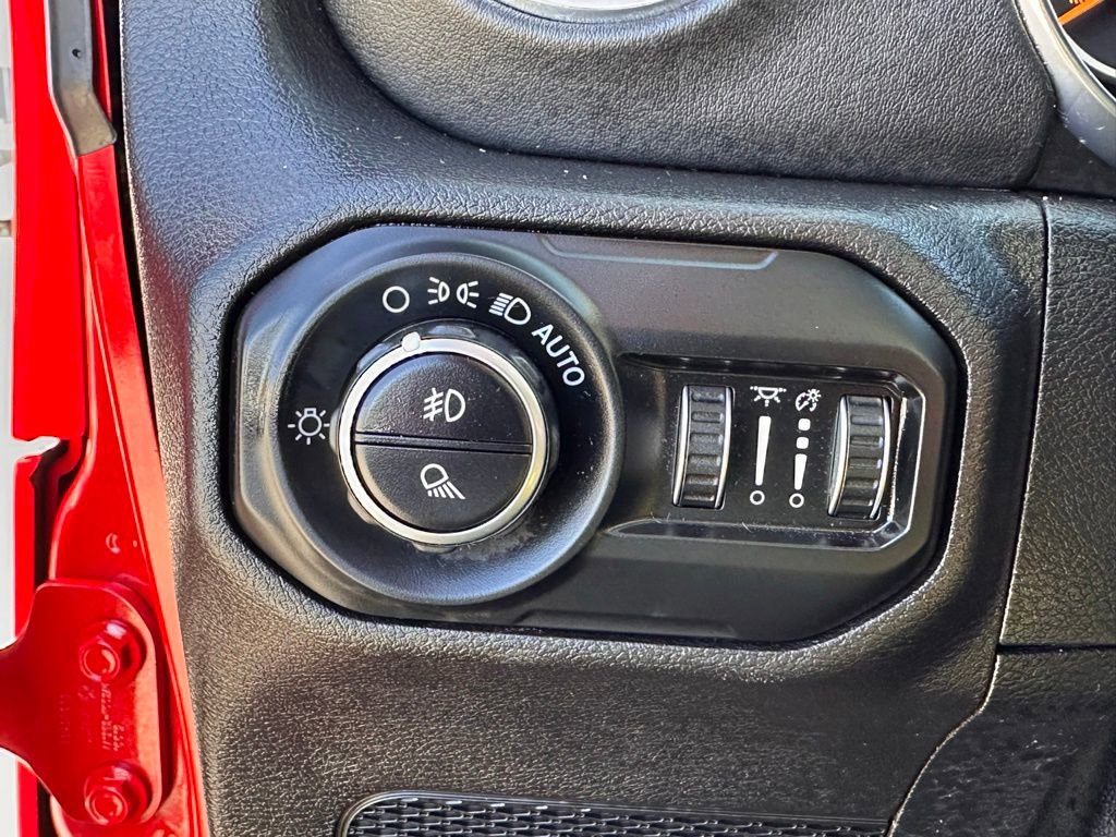 Used 2020 Jeep Gladiator Overland image 35