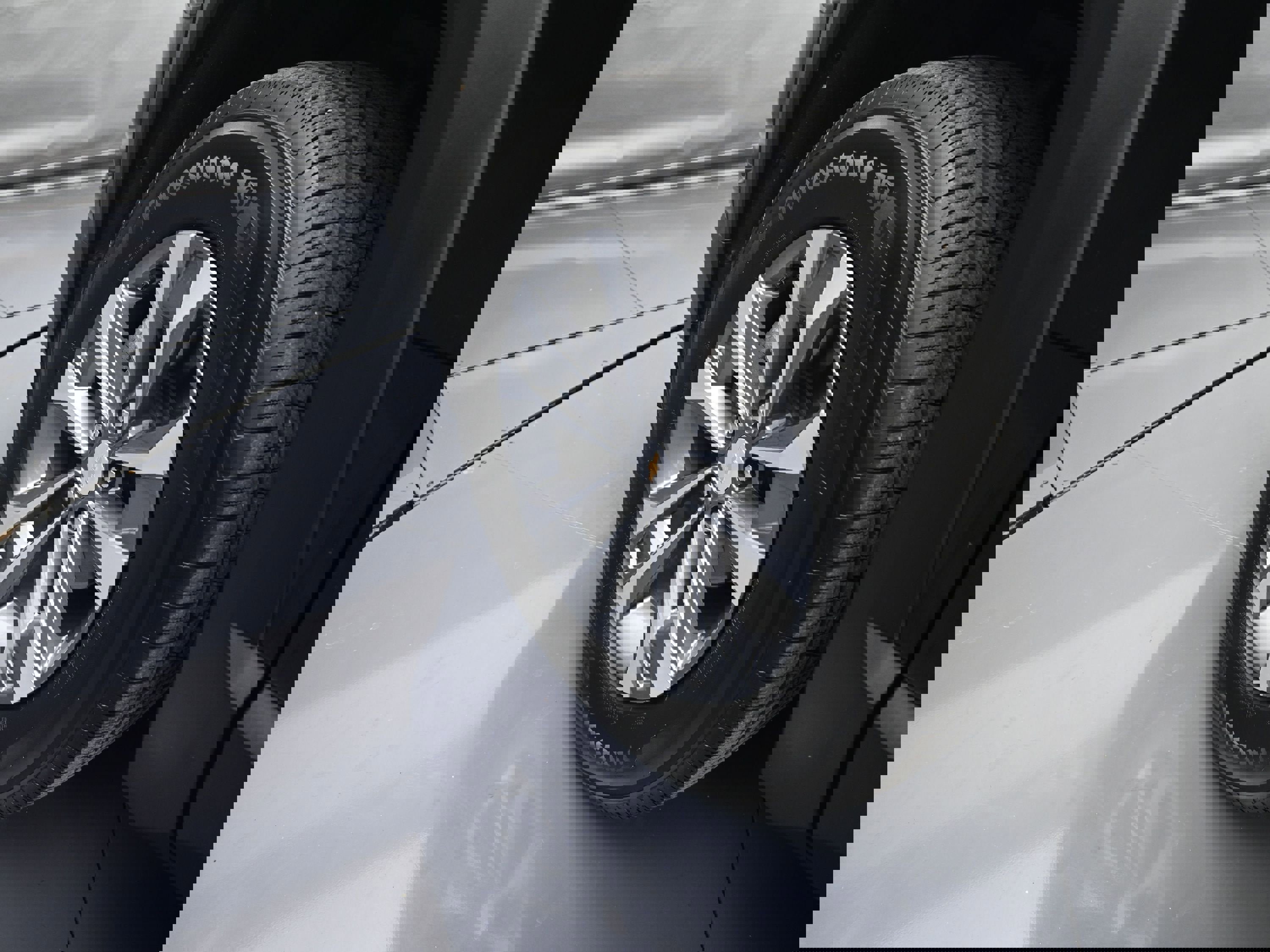 Used 2025 Chevrolet Equinox LT w/ Safety and Technology Package image 31