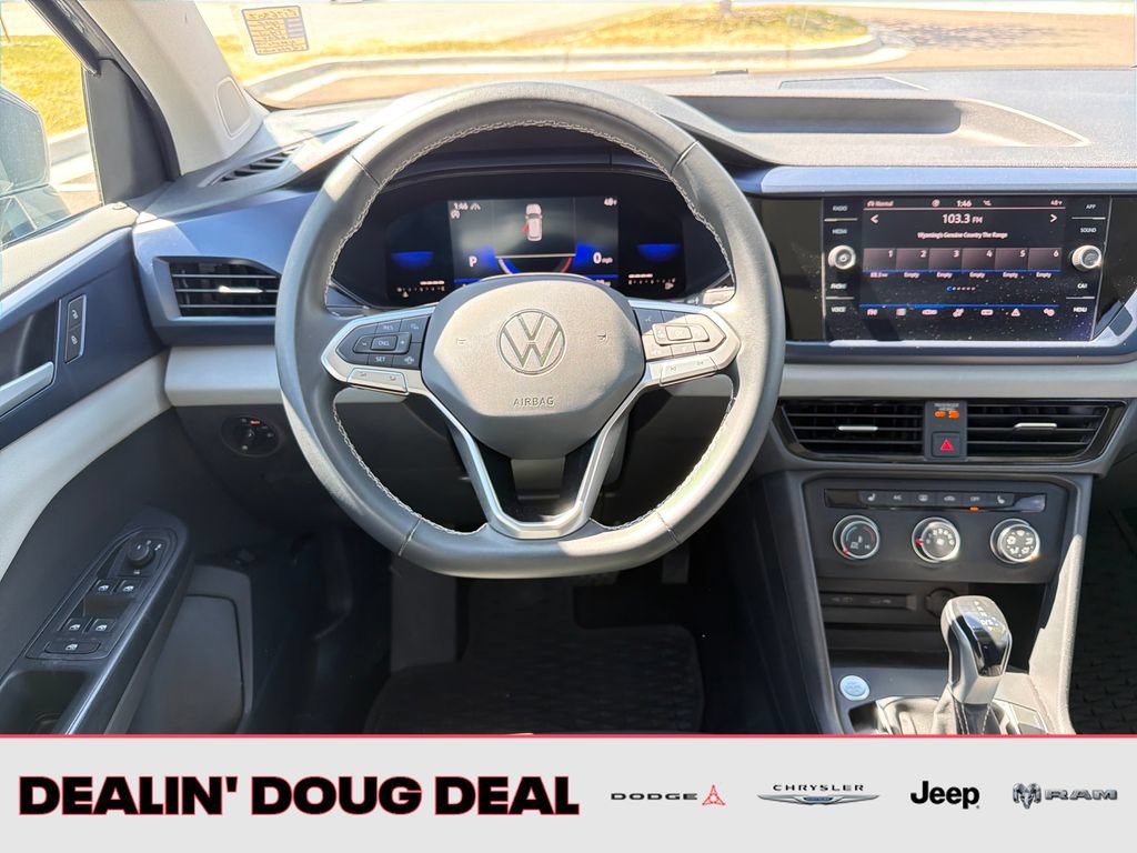 Used 2022 Volkswagen Taos SE FWD image 17
