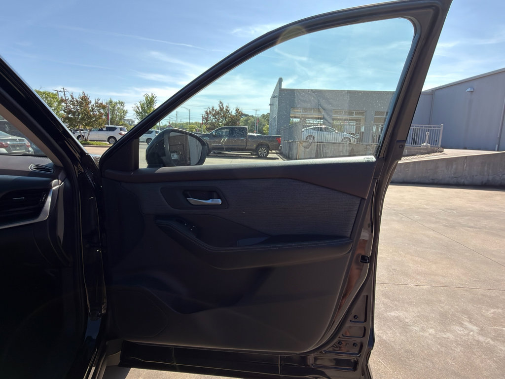 Certified 2021 Nissan Rogue SV image 16