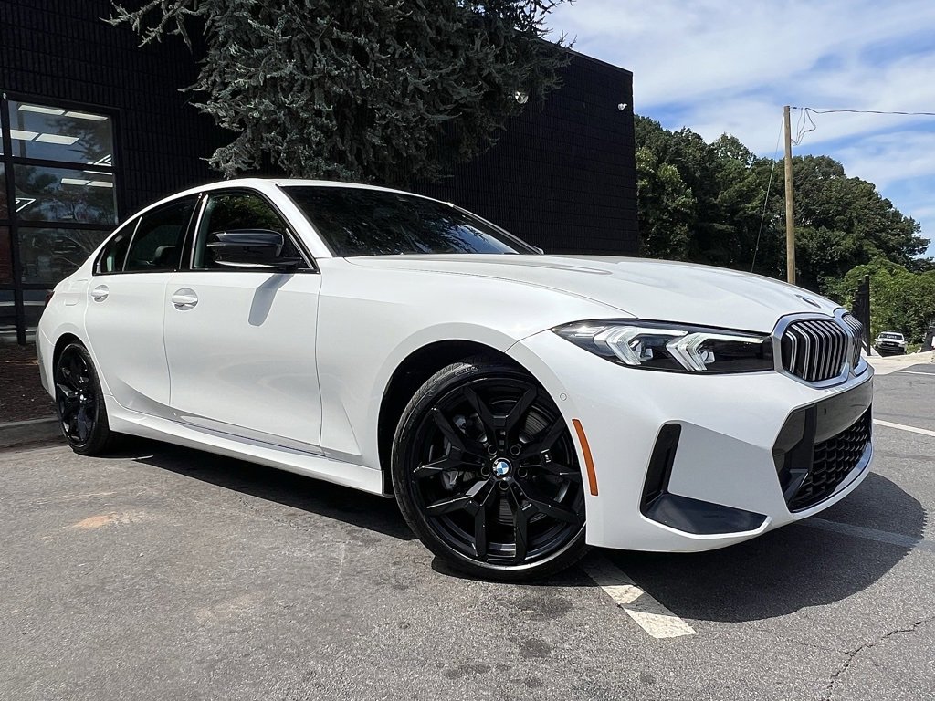 Used 2025 BMW 330i Sedan w/ M Sport Package image 7