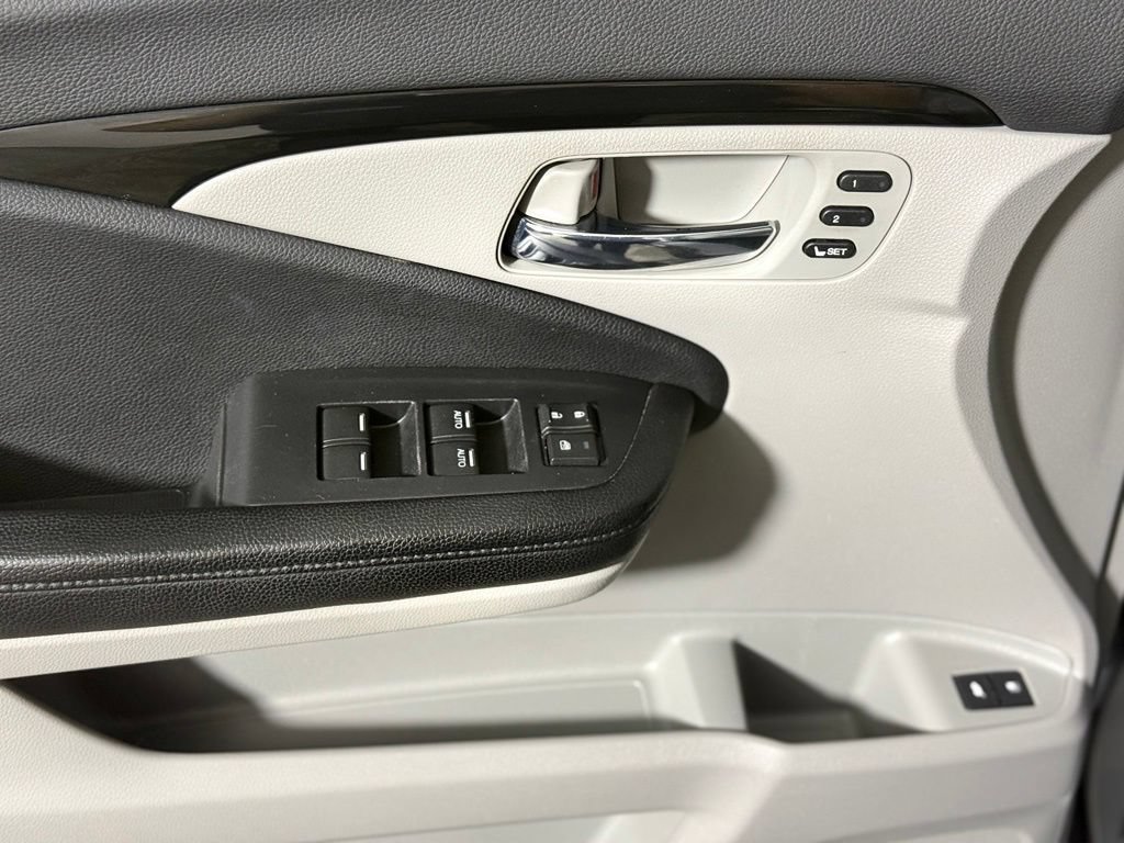 Used 2017 Honda Pilot Elite image 23