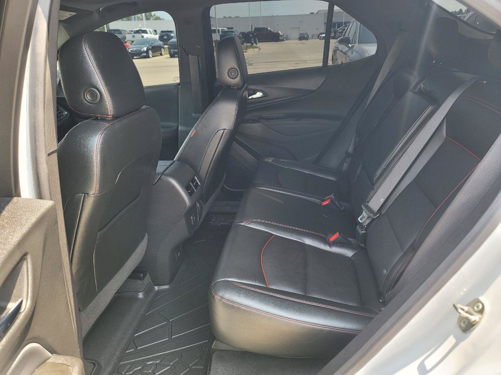 Used 2022 Chevrolet Equinox RS w/ RS Leather Package AWD/4WD image 14