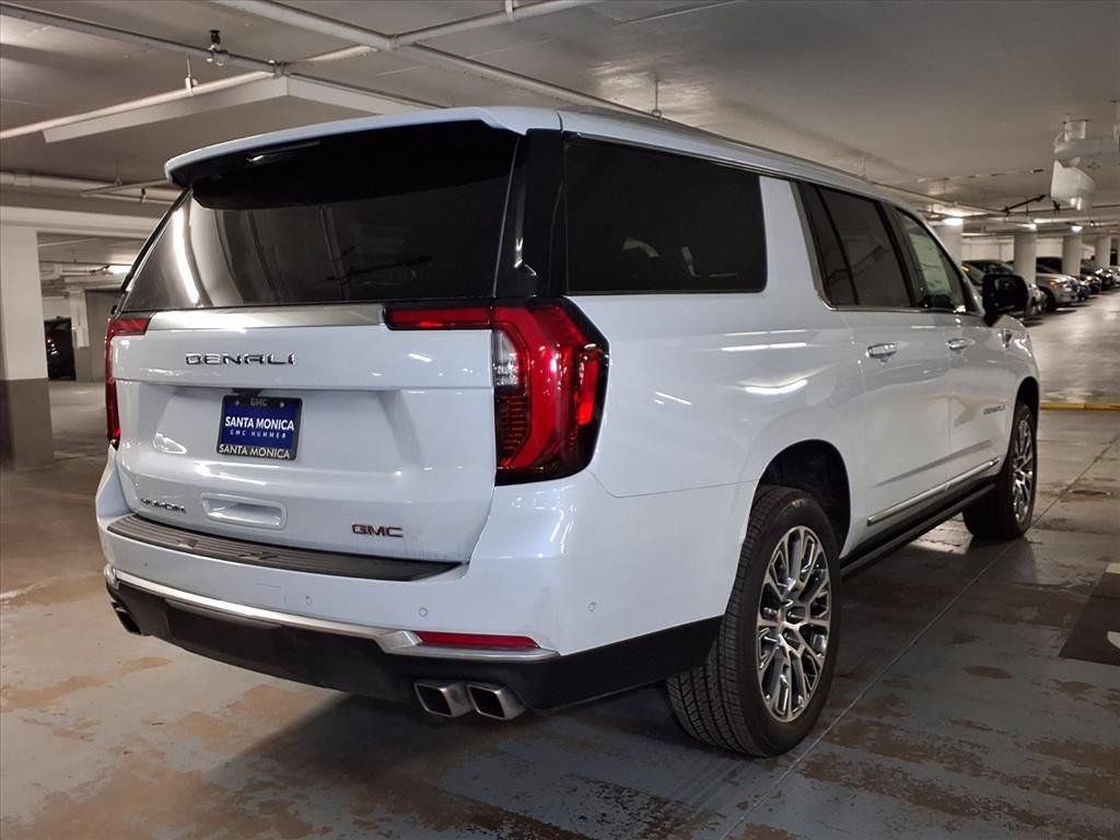 Used 2026 GMC Yukon XL Denali w/ Sun & Power Step Package AWD/4WD image 8