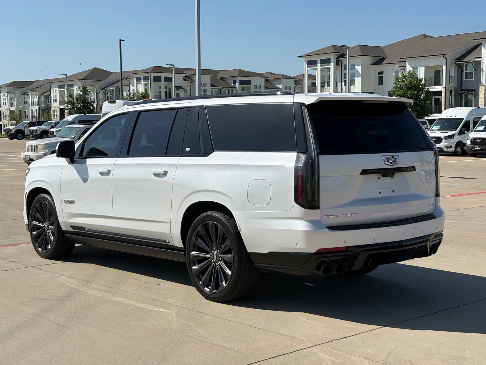 Certified 2025 Cadillac Escalade ESV V AWD/4WD image 5