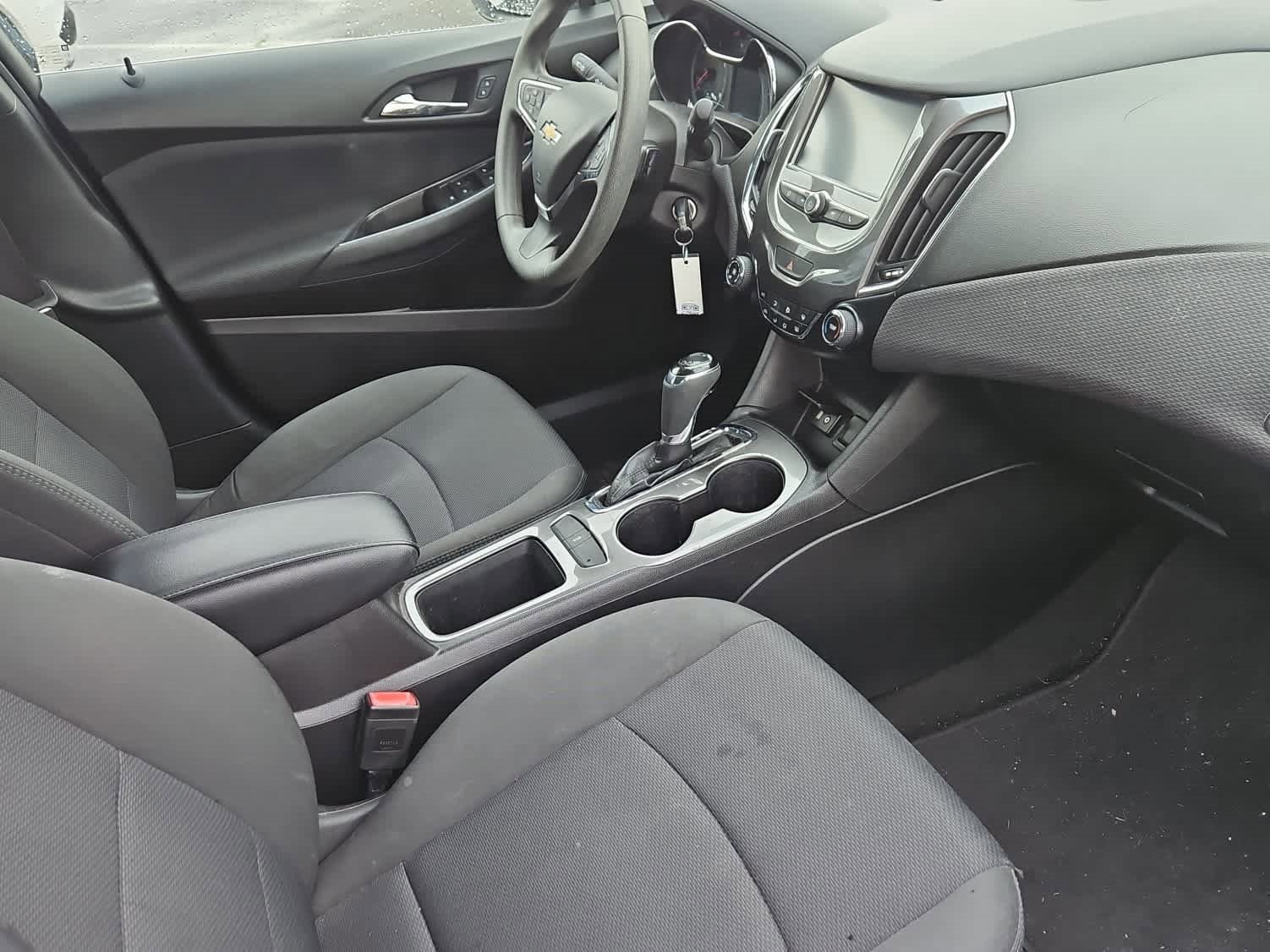 Used 2017 Chevrolet Cruze LT image 13