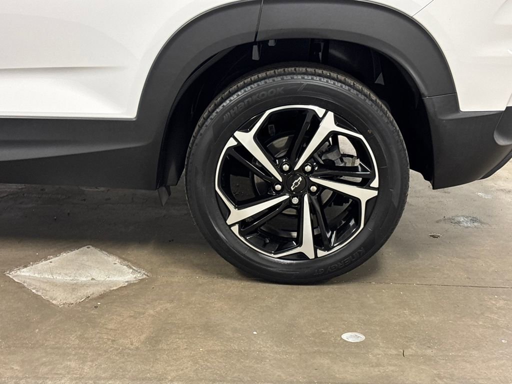 Certified 2022 Chevrolet TrailBlazer RS w/ Sun and Liftgate Package image 12