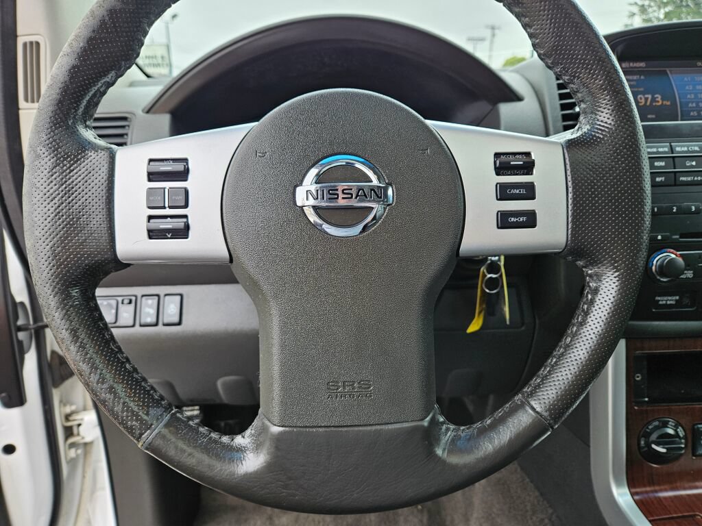 Used 2008 Nissan Pathfinder LE AWD/4WD image 22