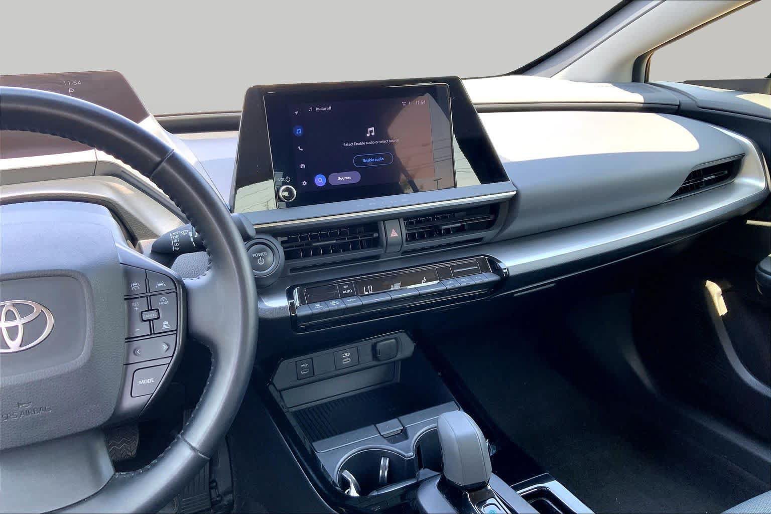 Used 2024 Toyota Prius LE FWD image 6