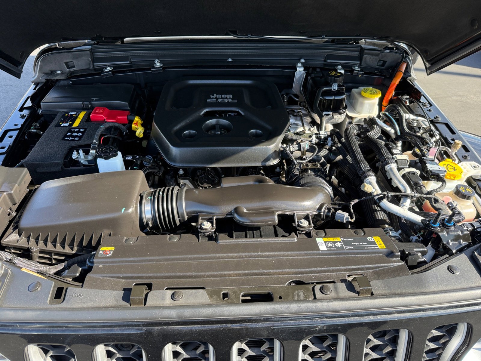 Used 2022 Jeep Wrangler Unlimited Sahara AWD/4WD image 20