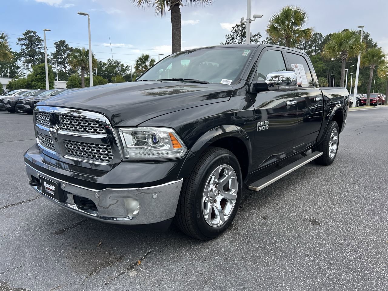Used 2017 RAM 1500 Laramie w/ Convenience Group AWD/4WD image 5