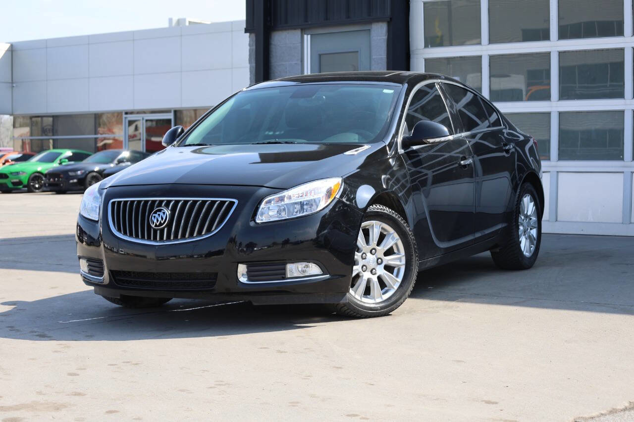 Used 2013 Buick Regal Leather FWD image 3