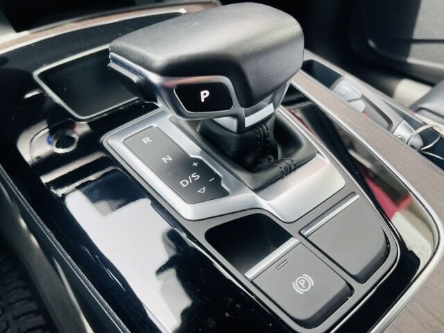 Used 2023 Audi Q5 2.0T Premium w/ Convenience Package AWD/4WD image 28