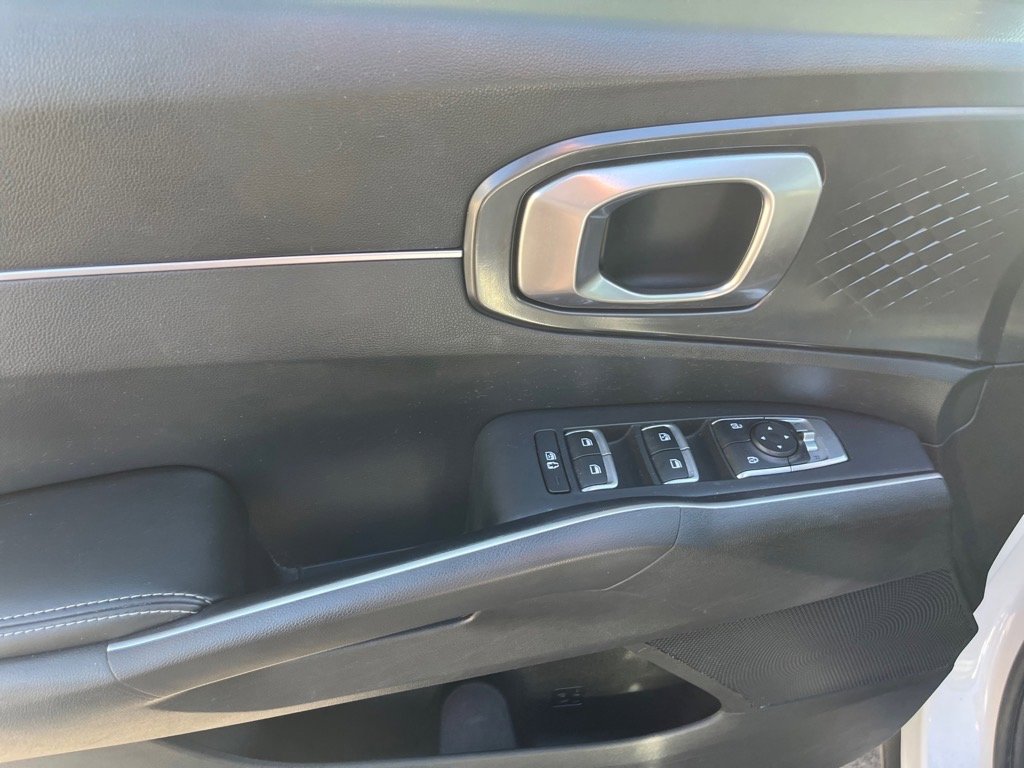 Used 2021 Kia Sorento S w/ Panoramic Sunroof Package image 8
