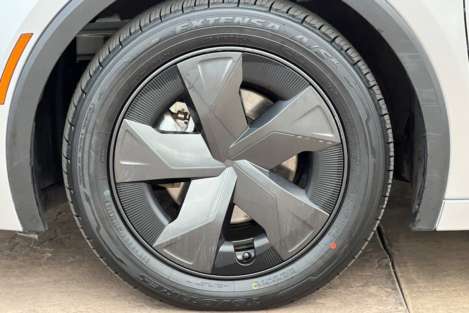 Used 2024 Toyota Prius LE image 32