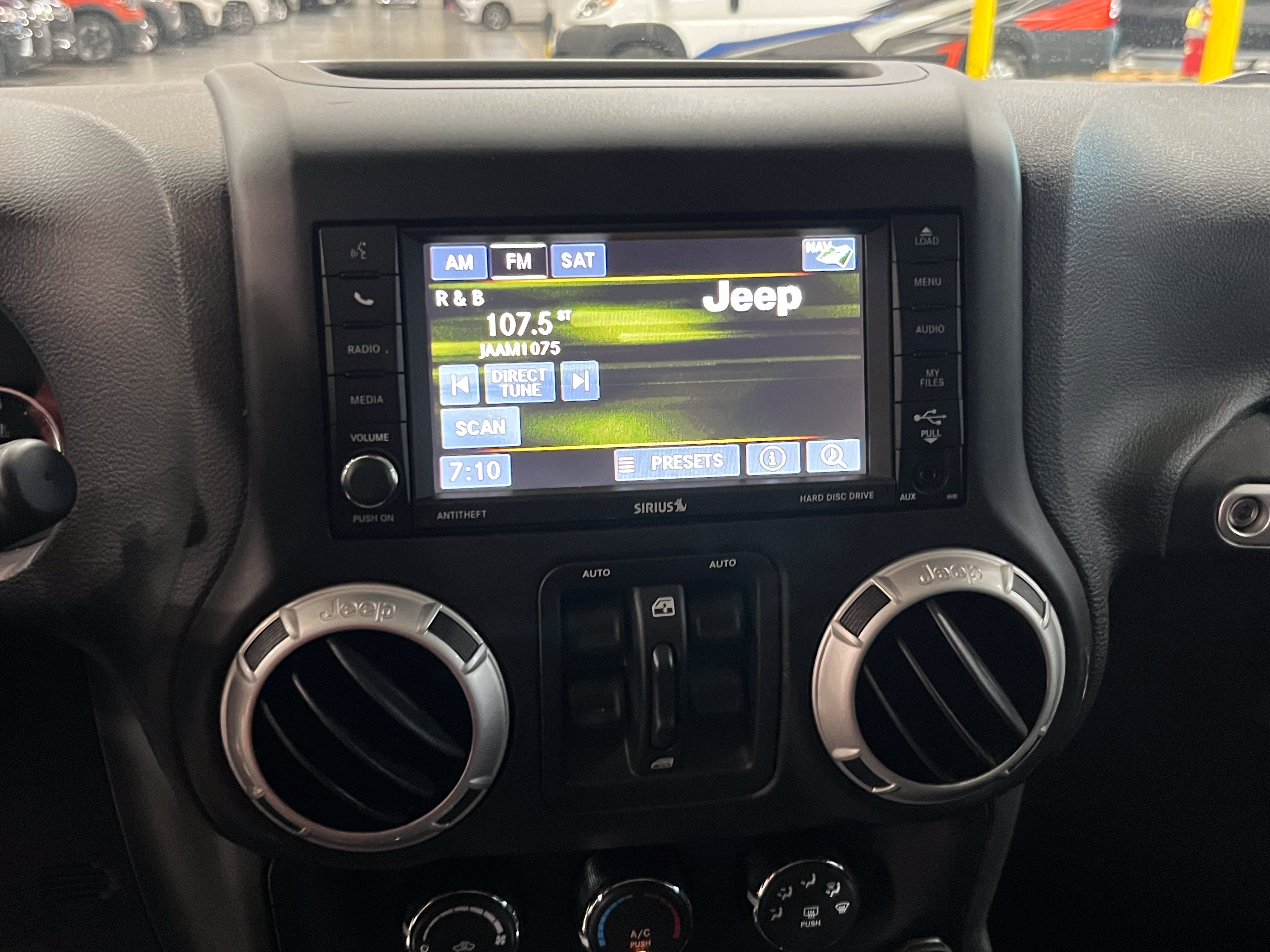 Used 2015 Jeep Wrangler Unlimited Sahara w/ Max Tow Package AWD/4WD image 21