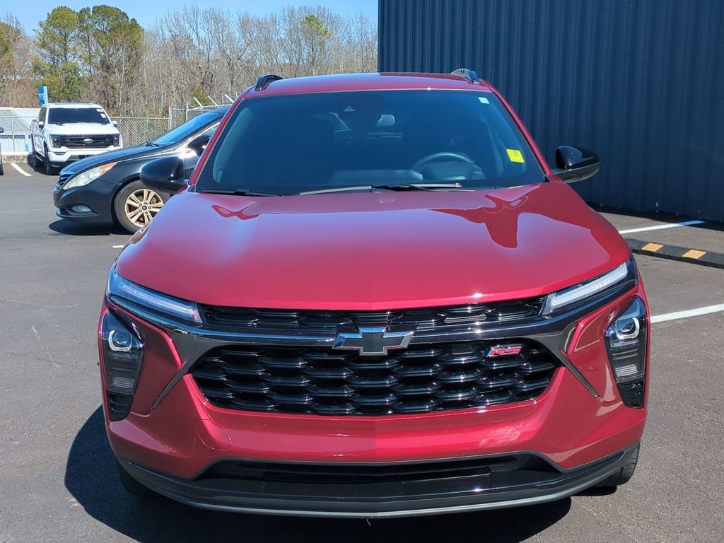Used 2025 Chevrolet Trax RS w/ Driver Confidence Package FWD image 3