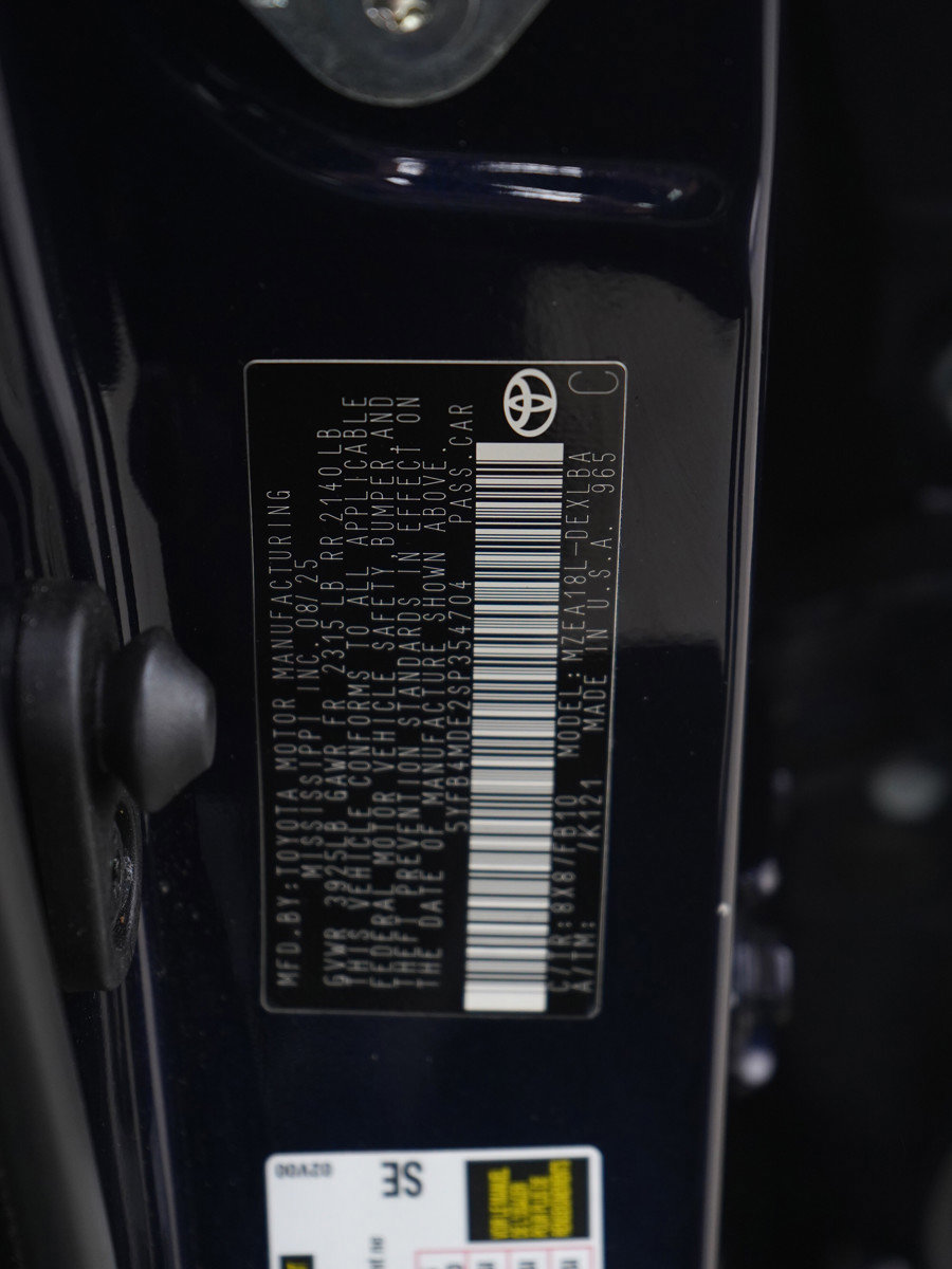 Used 2025 Toyota Corolla LE w/ LE Premium Package image 27