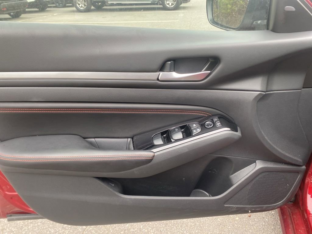 Used 2023 Nissan Altima 2.5 SR image 10