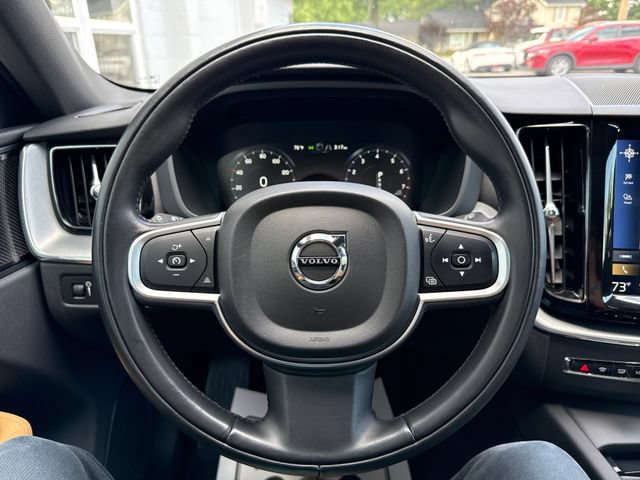 Used 2019 Volvo XC60 T5 Momentum w/ Multimedia Package AWD/4WD image 19