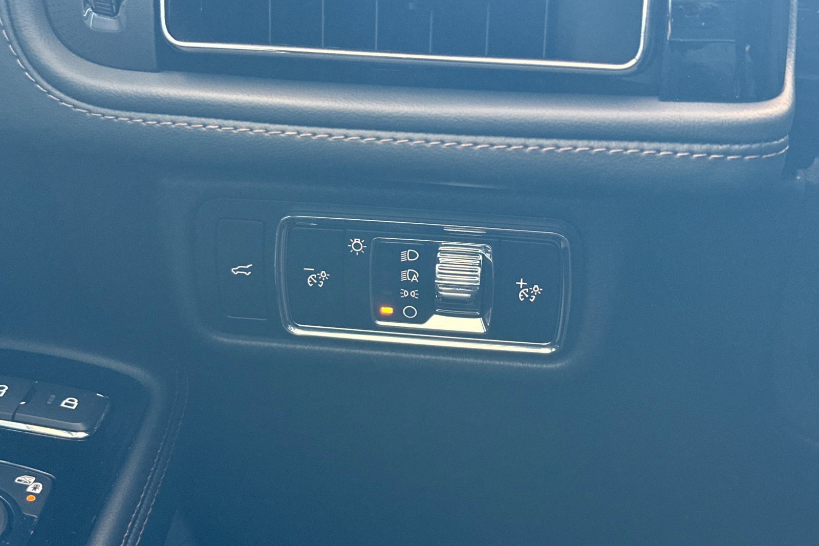 New 2025 Lincoln Aviator Reserve w/ Luxury Package image 24